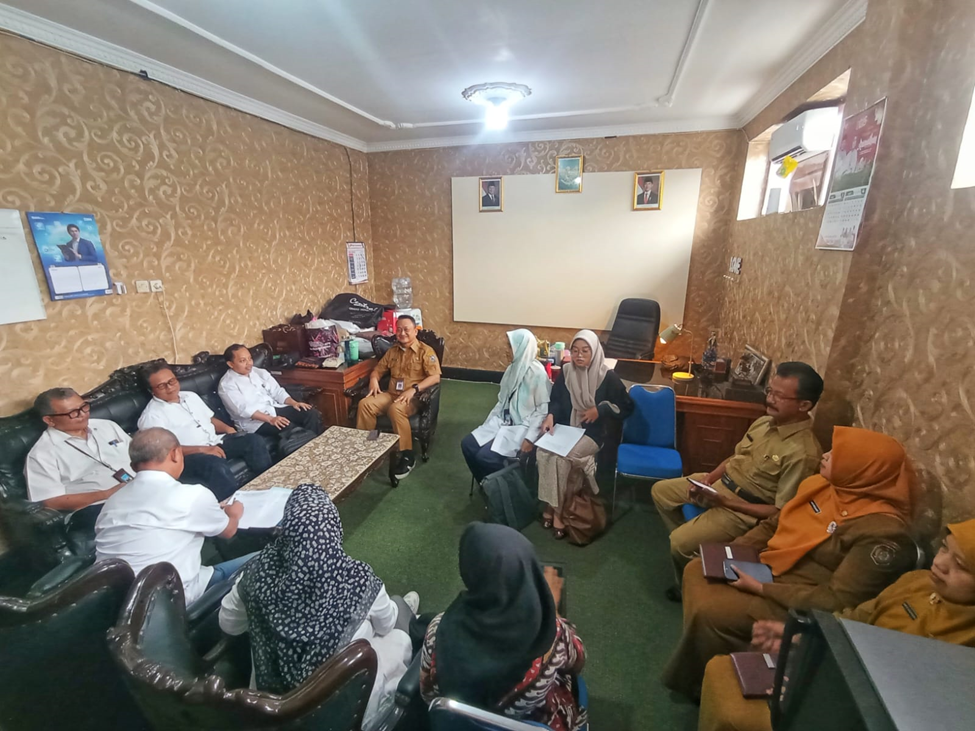 PSP-KUMKM LPPM UNS BERKUNJUNG KE DINAS KOPERASI, USAHA KECIL, TRANSMIGRASI, ENERGI DAN SUMBER DAYA MINERAL KABUPATEN KARANGANYAR